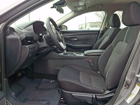 Used 2024 Nissan Sentra SV FWD image 13