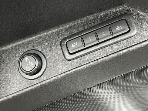 Certified 2024 Chevrolet Equinox Premier image 30