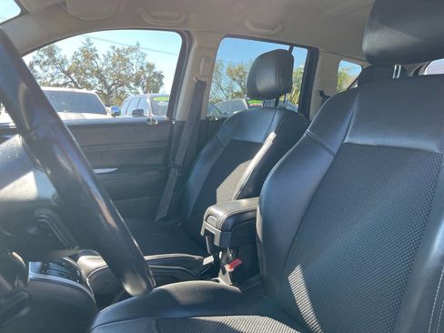 Used 2014 Jeep Compass Latitude image 13
