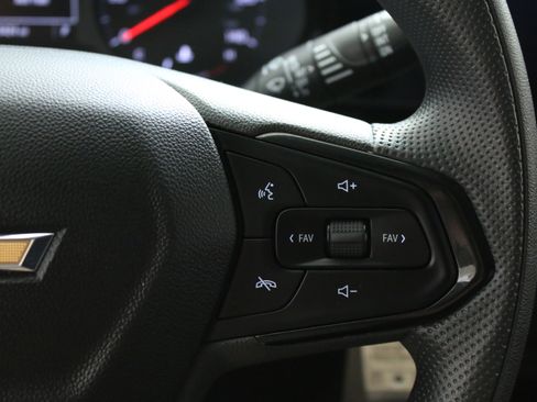 Certified 2025 Chevrolet Trax LS FWD image 15