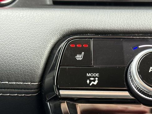 Used 2025 Honda Pilot Touring image 28