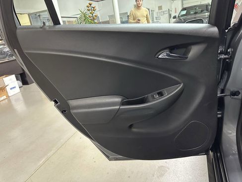 Used 2018 Chevrolet Volt LT w/ Comfort Package image 12