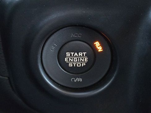 Used 2022 Jeep Gladiator Sport image 20