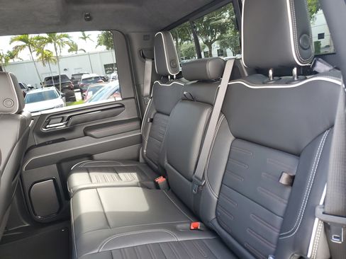 Used 2025 GMC Sierra 2500 AT4X AWD/4WD image 12