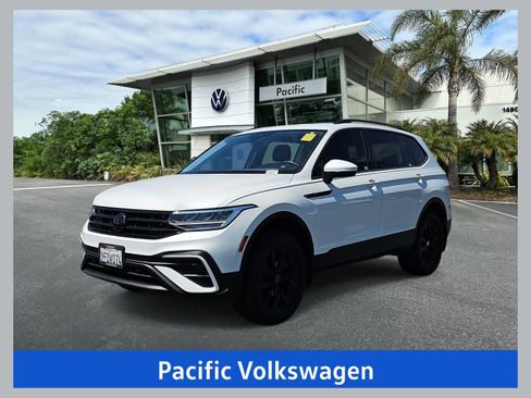 Used 2023 Volkswagen Tiguan SE w/ Panoramic Sunroof Package AWD/4WD image 1