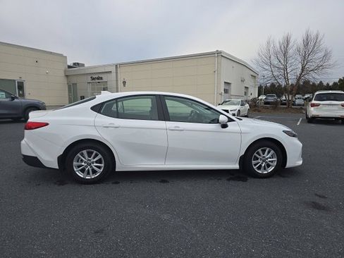 Used 2025 Toyota Camry XSE image 8