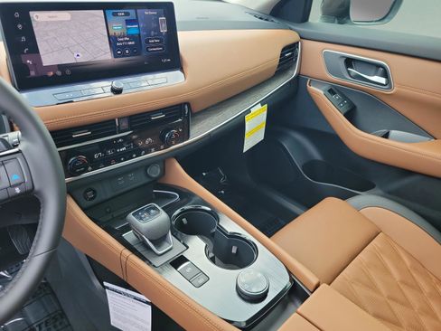 New 2026 Nissan Rogue Platinum image 30