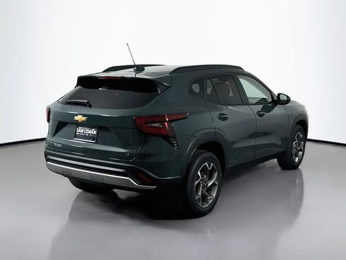 New 2026 Chevrolet Trax LT w/ LT Convenience Package FWD image 7