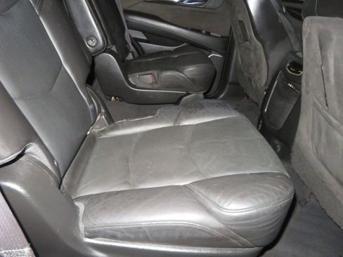 Used 2015 Cadillac Escalade Platinum AWD/4WD image 31