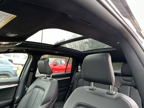 Used 2024 Jeep Wagoneer Launch Edition image 19