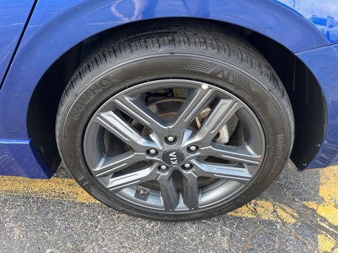 Used 2021 Kia Forte GT-Line image 9