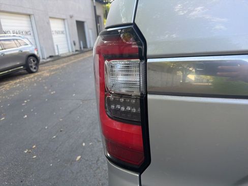 Used 2018 Ford Expedition Max Platinum image 12