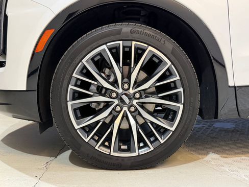 Certified 2024 Cadillac XT4 Sport FWD image 12