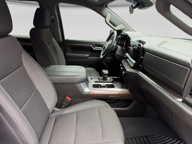 Used 2024 Chevrolet Silverado 1500 LT AWD/4WD image 16