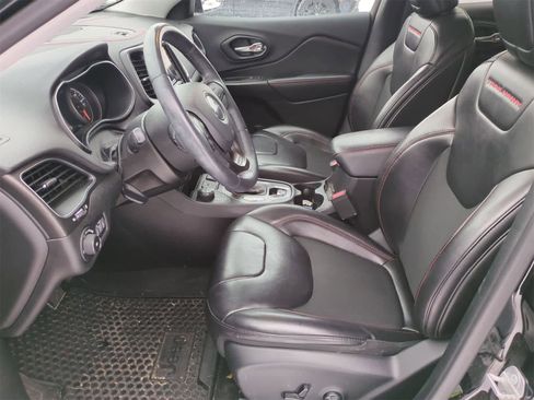 Certified 2019 Jeep Cherokee Trailhawk w/ Cold Weather Group image 16