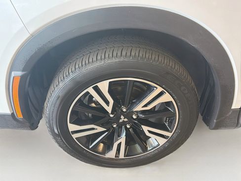 Used 2025 Mitsubishi Eclipse Cross SE AWD/4WD image 11
