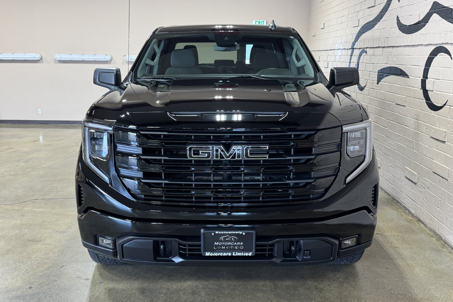 Used 2024 GMC Sierra 1500 Elevation w/ LPO, Elevation Black Package AWD/4WD image 12