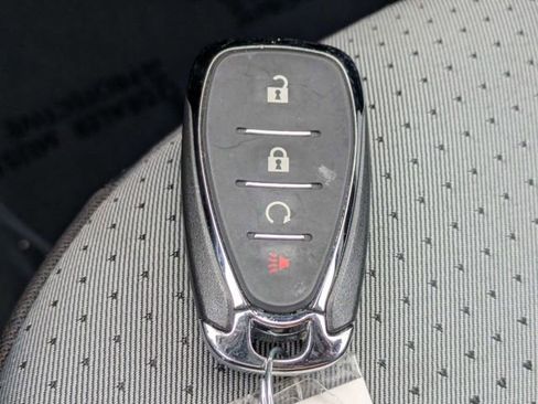Used 2025 Chevrolet Trax LT FWD image 27