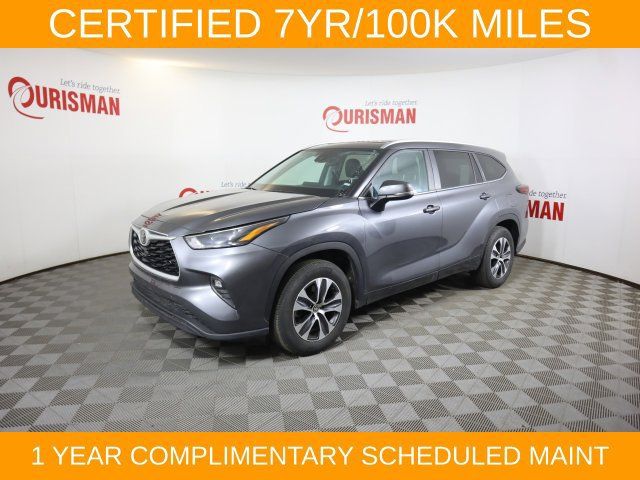 Used 2024 Toyota Highlander XLE FWD image 1