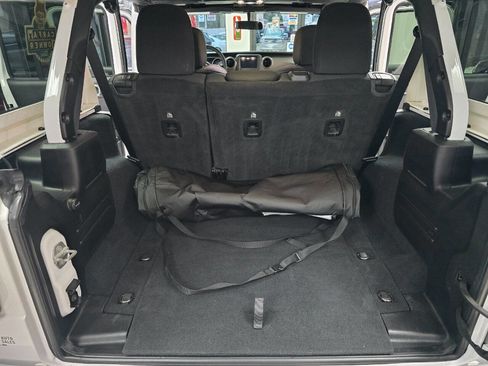 Used 2022 Jeep Wrangler Unlimited Sport image 41