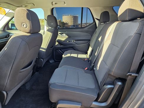 Certified 2021 Chevrolet Traverse LT FWD image 23