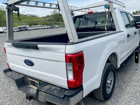 Used 2018 Ford F250 XL w/ Power Equipment Group RWD image 3