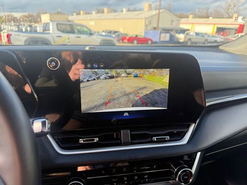 Used 2025 Chevrolet Equinox LT image 17