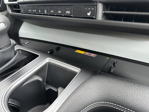 Used 2025 Toyota Sienna XLE image 20