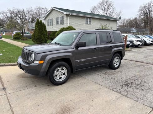 Used 2015 Jeep Patriot Sport image 4