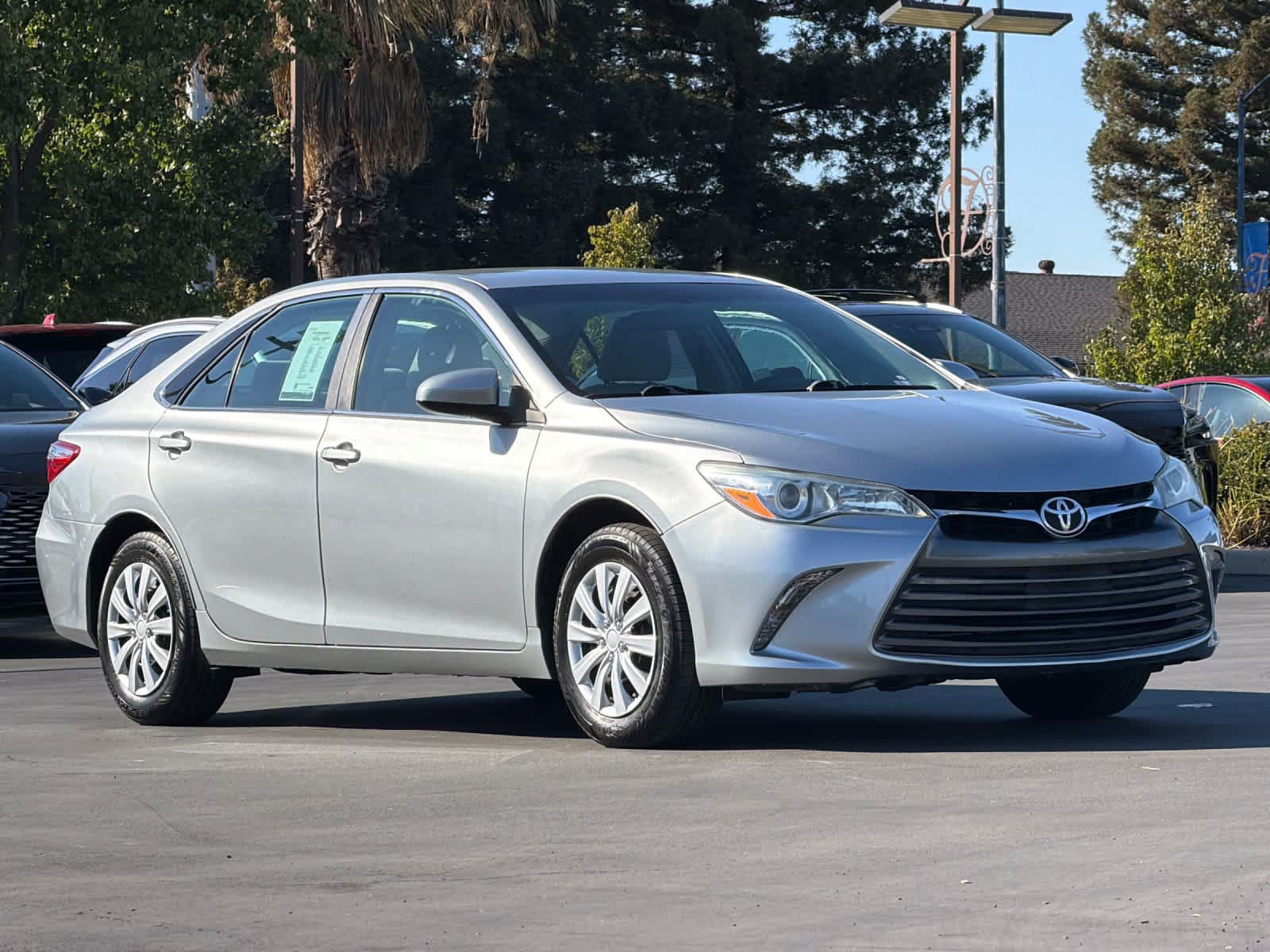 Used 2017 Toyota Camry LE FWD image 5
