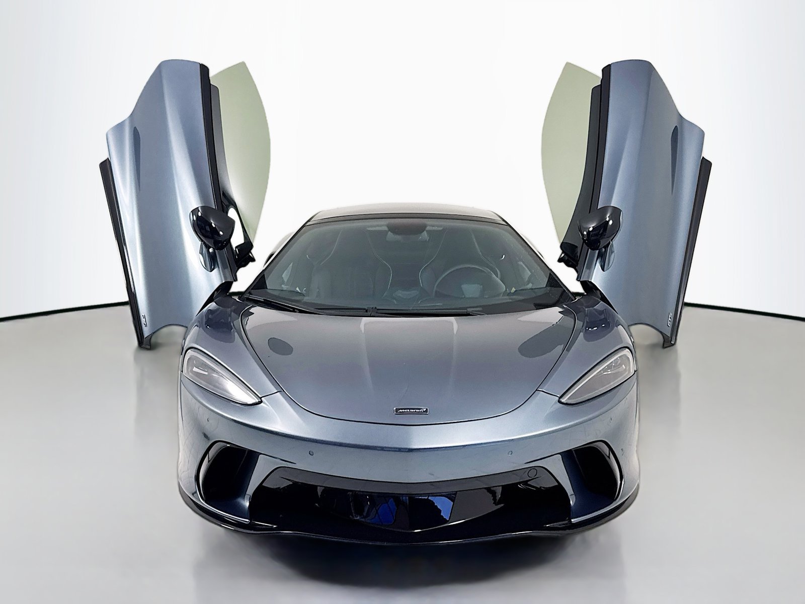 Used 2025 McLaren GTS RWD image 2