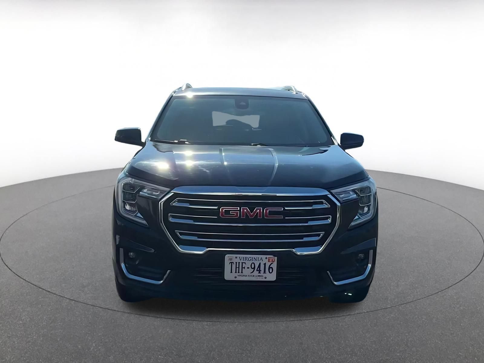 Used 2024 GMC Terrain SLT AWD/4WD image 4