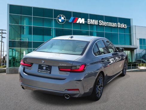 Used 2026 BMW 330i Sedan w/ Convenience Package RWD image 4