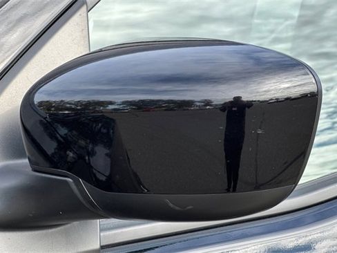 Used 2023 Nissan Frontier SV image 51