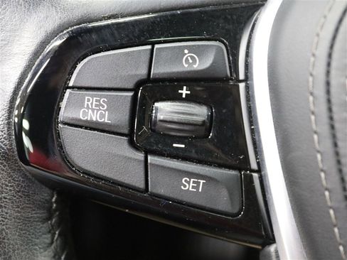 Used 2019 BMW 530i xDrive w/ Convenience Package AWD/4WD image 38