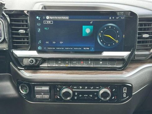 Used 2025 Chevrolet Silverado 1500 LT AWD/4WD image 13