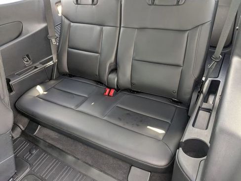 Used 2023 Ford Explorer XLT w/ Equipment Group 202A AWD/4WD image 20