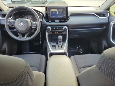 Used 2020 Toyota RAV4 LE image 28