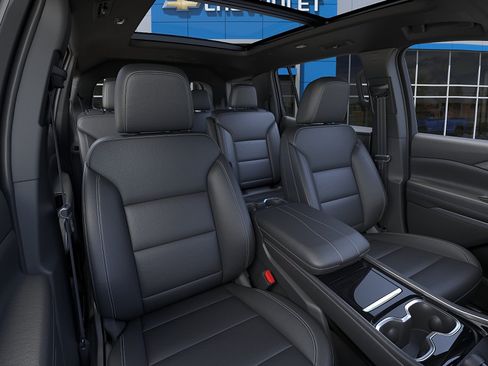 New 2026 Chevrolet Traverse LT w/ Sun and Wheel Package AWD/4WD image 16