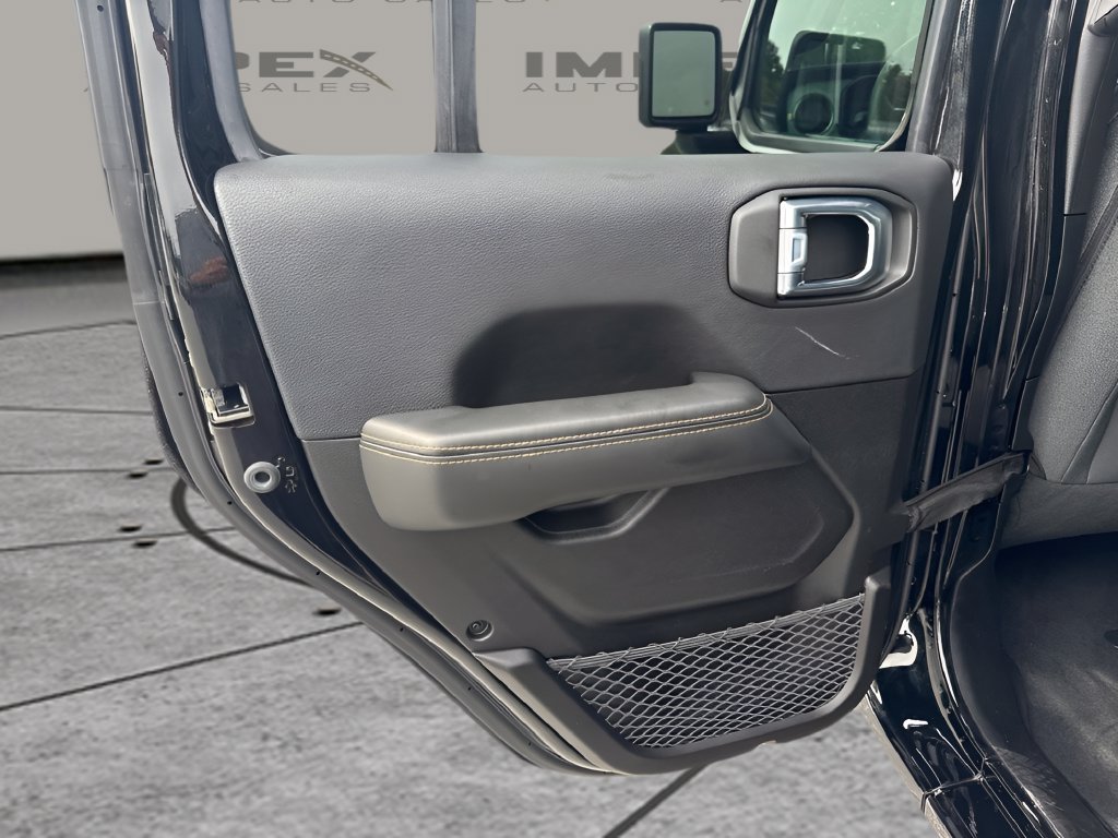 Used 2026 Jeep Wrangler Unlimited Sahara AWD/4WD image 27