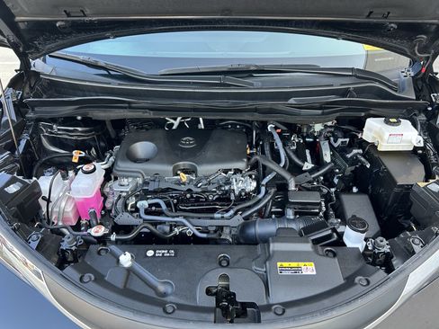 Used 2025 Toyota Sienna XLE FWD image 13