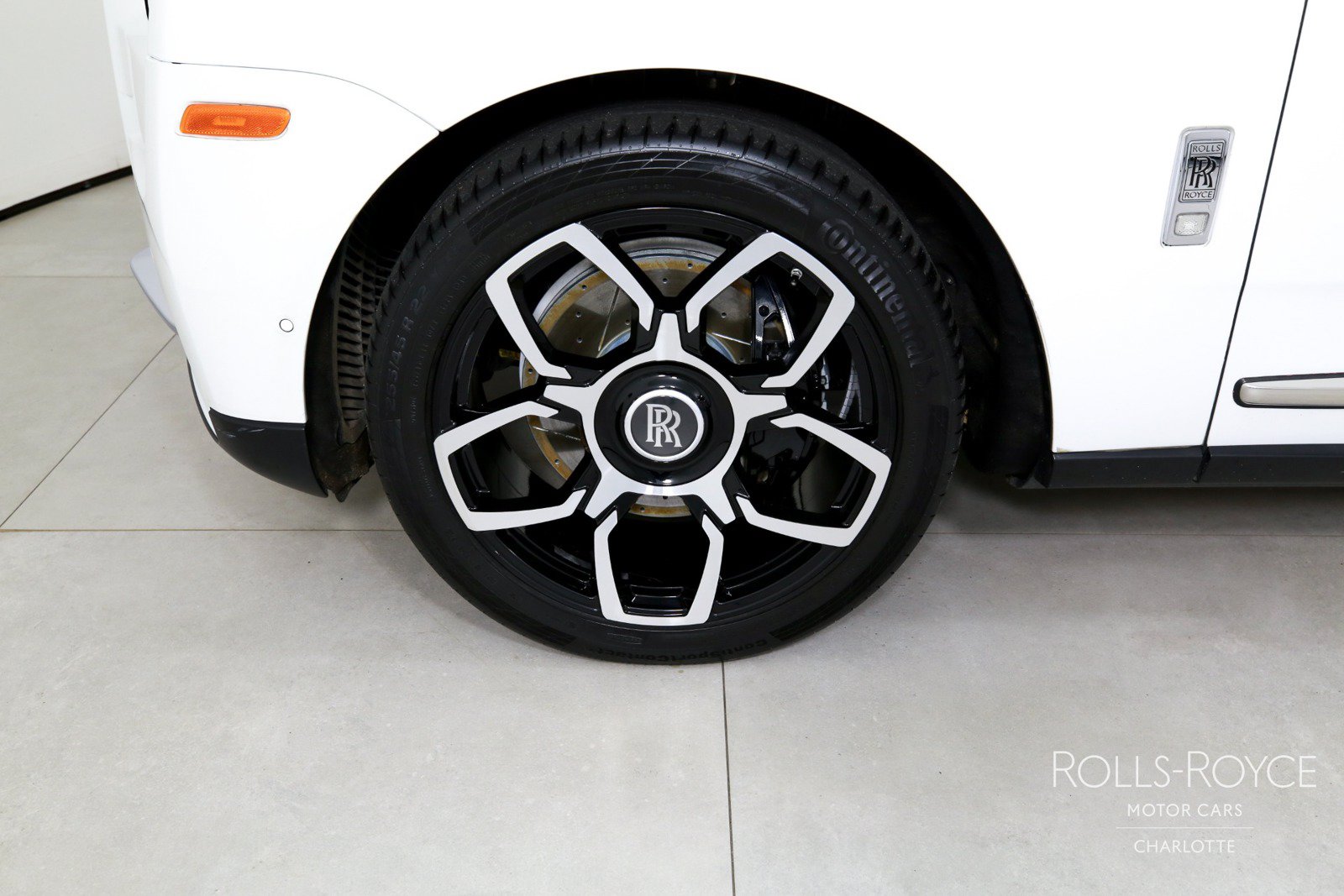 Used 2020 Rolls-Royce Cullinan AWD/4WD image 39
