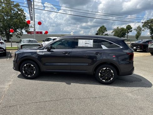 Certified 2025 Kia Sorento S w/ Panoramic Sunroof Package FWD image 6
