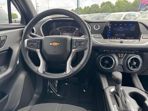 Used 2022 Chevrolet Blazer LT FWD image 13