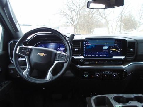 Certified 2023 Chevrolet Silverado 1500 LT w/ Z71 Off-Road Package image 17