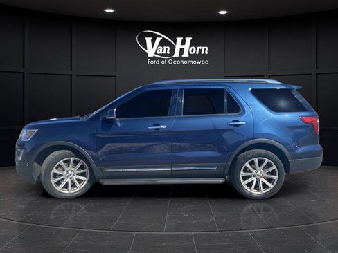 Used 2017 Ford Explorer Limited w/ Equipment Group 301A AWD/4WD image 3