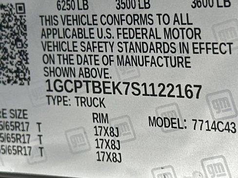 Certified 2025 Chevrolet Colorado W/T AWD/4WD image 30