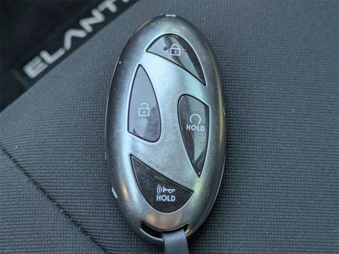 Used 2024 Hyundai Elantra SEL w/ Convenience Package image 27