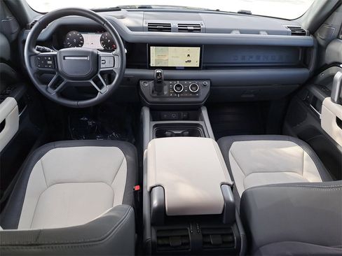 Used 2024 Land Rover Defender 110 X-Dynamic SE image 21