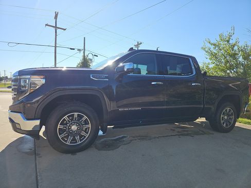 Used 2024 GMC Sierra 1500 SLT image 8